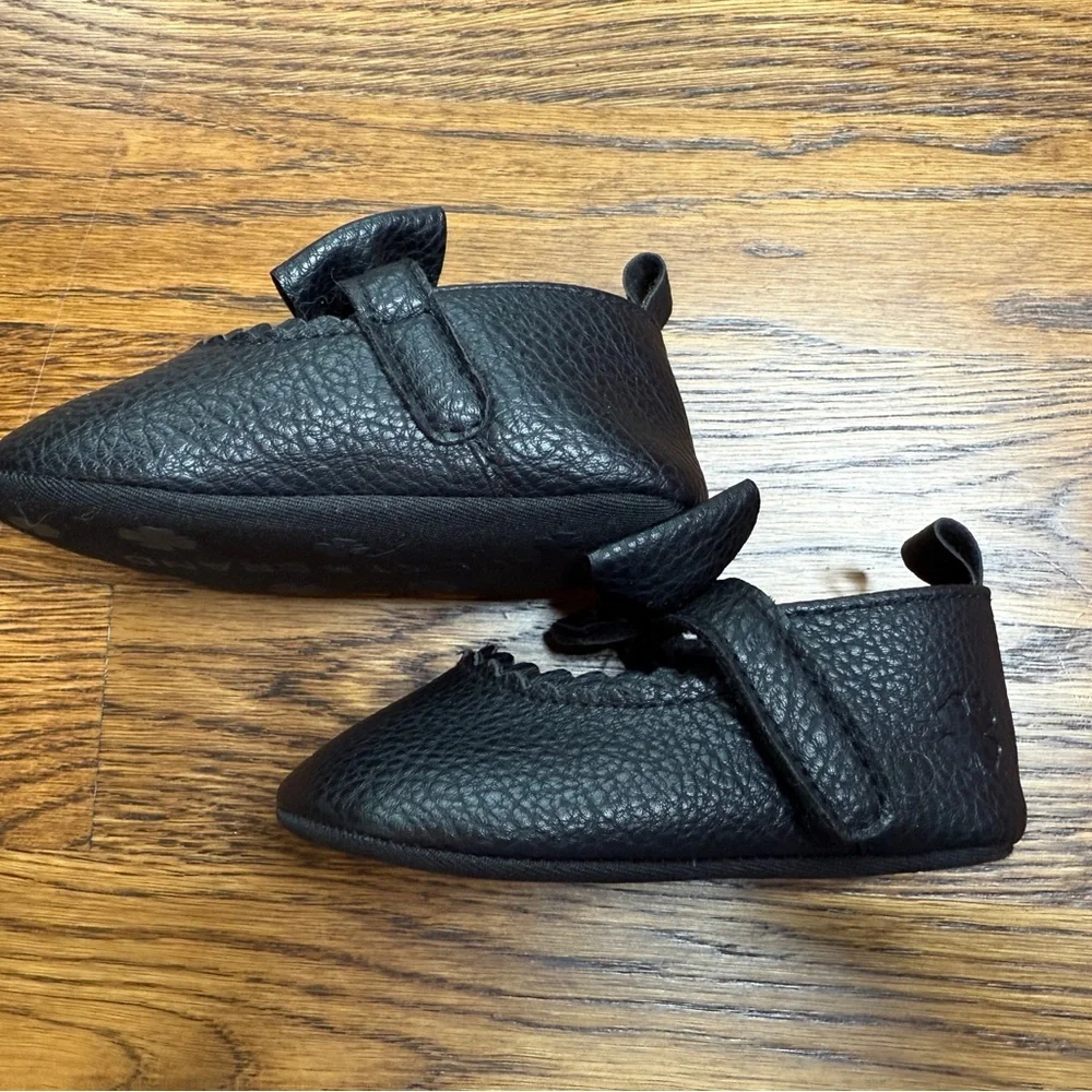 LUCKY BRAND Black “Emma” Baby Crib Shoes with Bow Velcro Closure Sz 4 (9-12m)